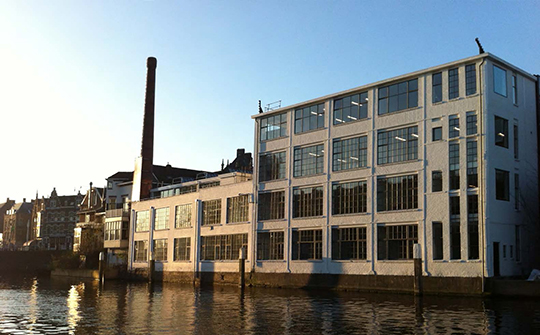 Foto kantoorpand De Fabriek van Delfshaven